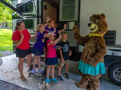 Stay Your Way in Jellystone Park™ Pigeon Forge