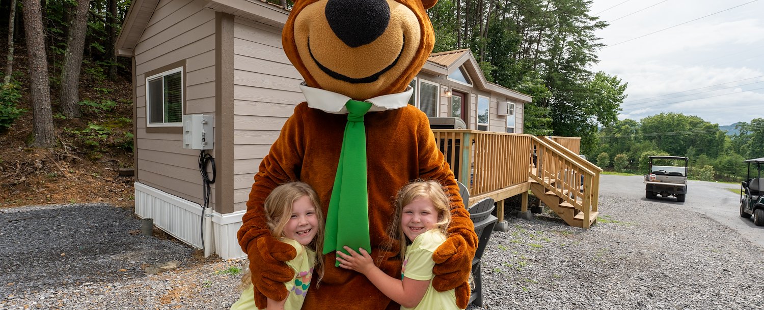 Character Interactions in Jellystone Park™ Pigeon Forge