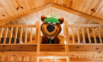 Cabins of Jellystone Park™ Pigeon Forge