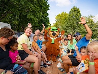 Hangout with Characters of Jellystone Park™ Pigeon Forge