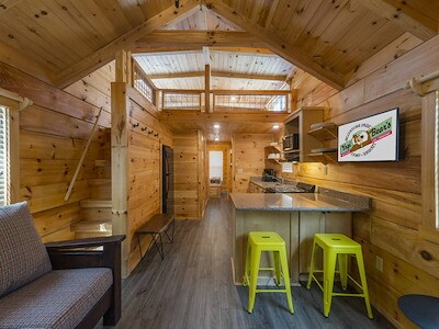 Stay Your Way at Jellystone Park™ Watts Bar Lake