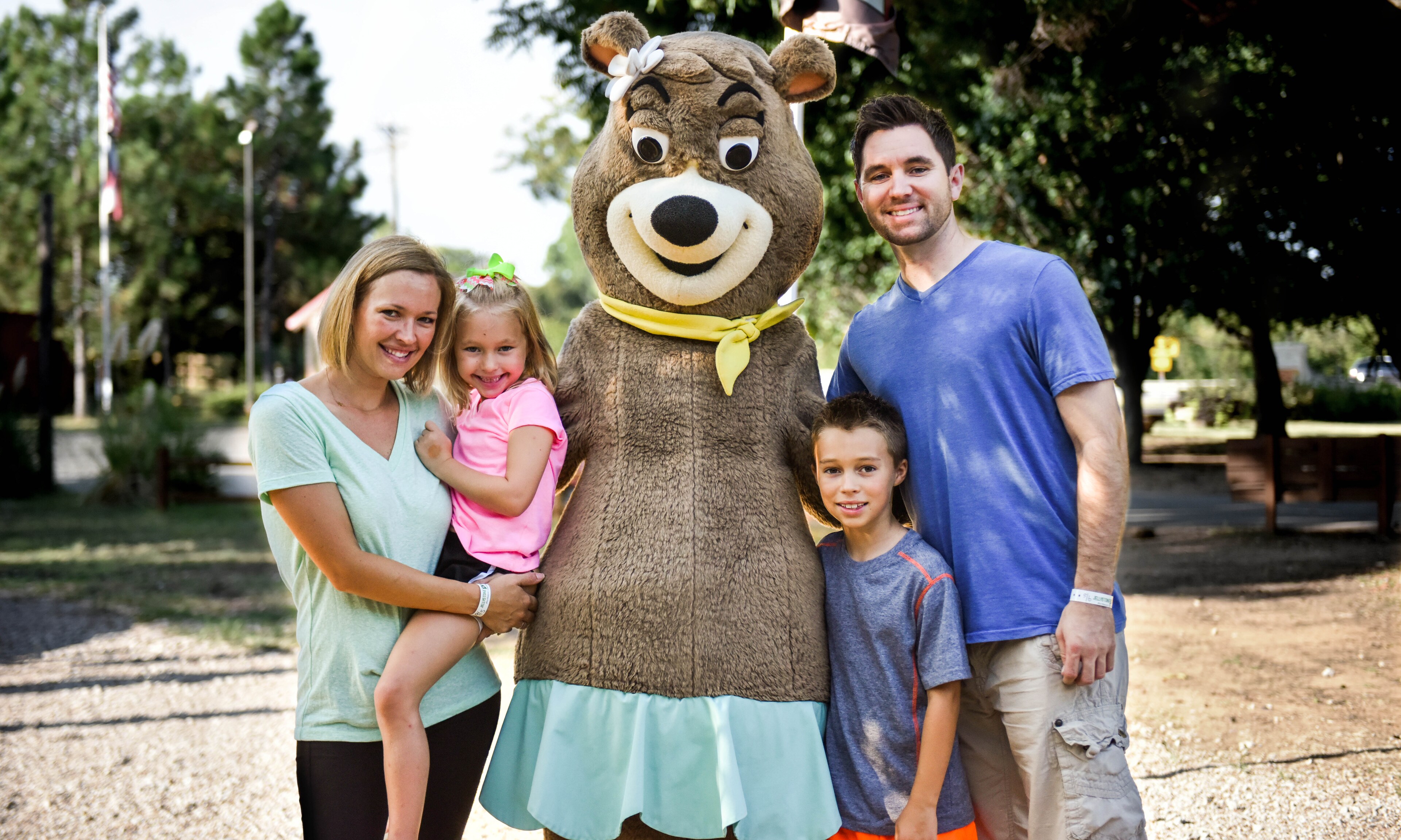 Character Interactions at Jellystone Park™ North Texas