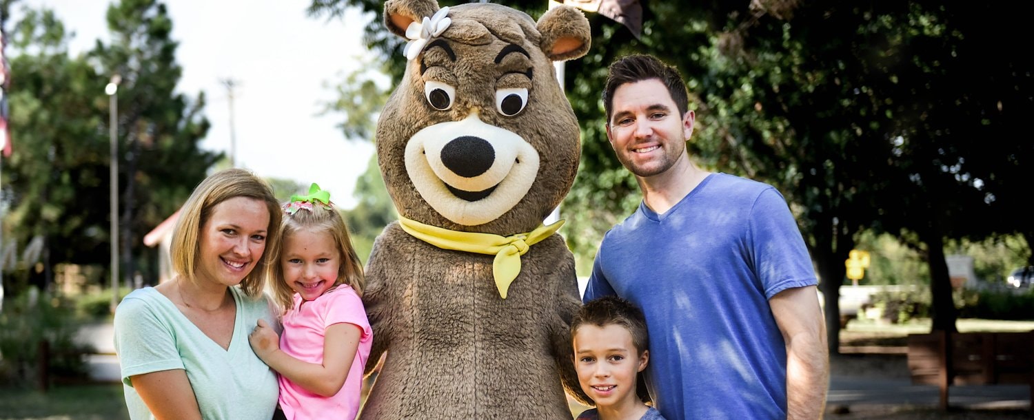 Character Interactions at Jellystone Park™ North Texas