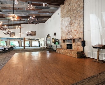 Armadillo Hall & Courtyard of Jellystone Park™ North Texas