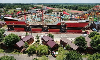 Lodging at Jellystone Park™ North Texas