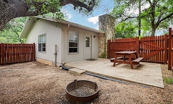 Lodging at Jellystone Park™ Texas Hill Country