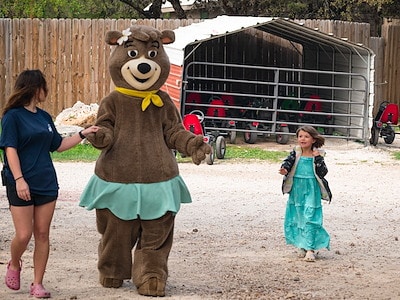Scavenger Hunt at Jellystone Park™ Texas Hill Country