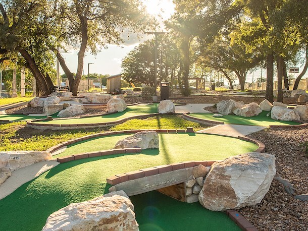Mini Golf Jellystone Park™ Guadalupe River