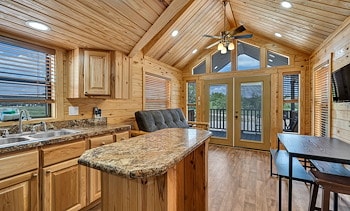 Lodging at Jellystone Park™ Guadalupe River