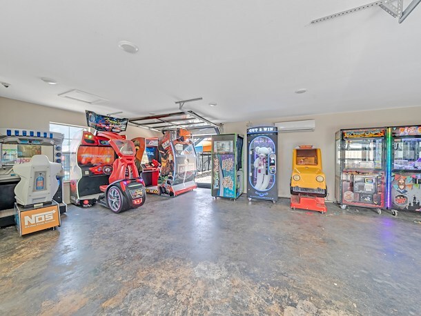 Arcade of Jellystone Park™ Guadalupe River