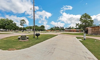 RV Sites at Jellystone Park™ Houston West