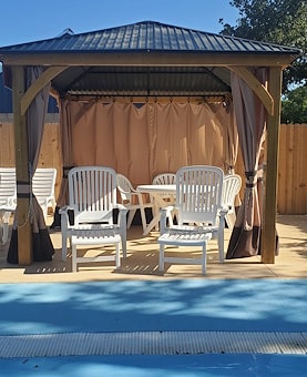 Cabana Full Day at Jellystone Park™ Texas Wine Country