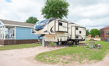 RV Sites at Jellystone Park™ Texas Wine Country
