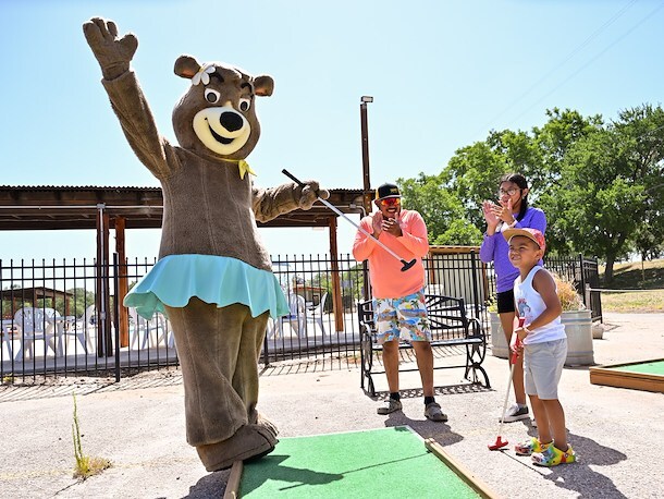 Mini Golf at Jellystone Park™ Teaas Wine Country