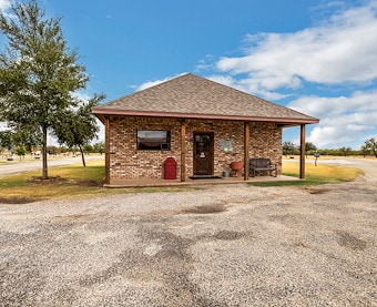 Comfort Stations at Jellystone Park™ Wichita Falls