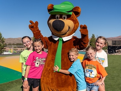 Become BFFs at Jellystone Park™ Zion