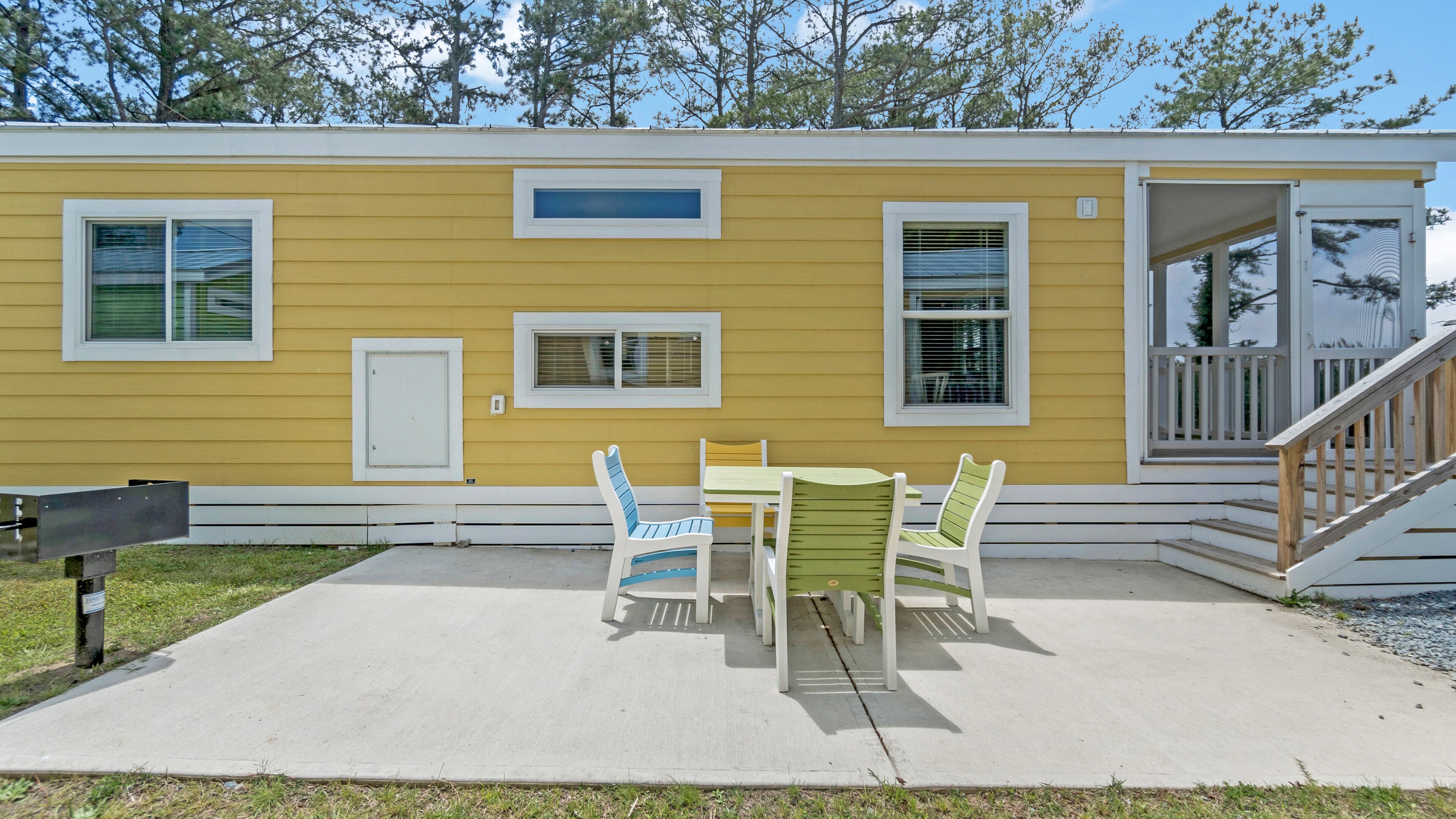 Ways to Stay at Jellystone Park™ Chincoteague Island