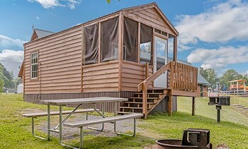 Lodging at Jellystone Park™ Natural Bridge