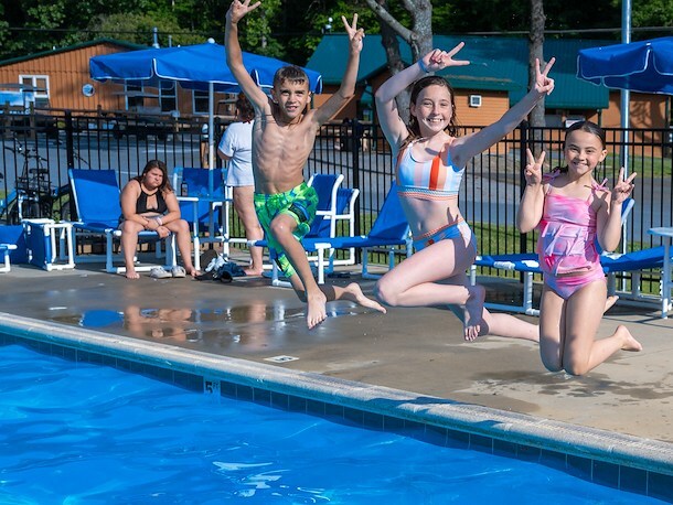 Spacious Swimming Pool at Jellystone Park™ Natural Bridge