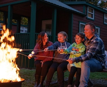 Outdoor Fire Pits in Jellystone Park™ Williamsburg