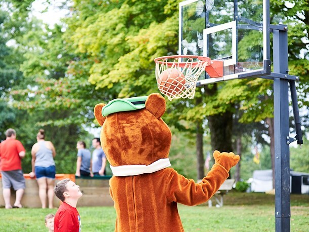 Basketball in Jellystone Park™ Williamsburg
