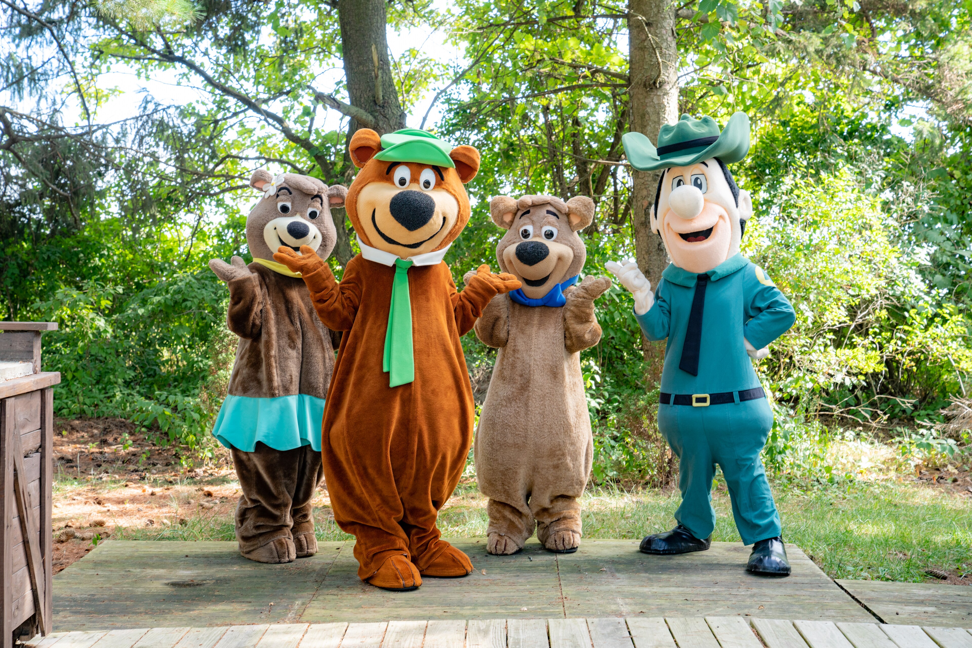 Become BFFs at Jellystone Park™ Grayling