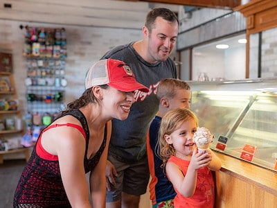 Ice Cream Shoppe & Espresso Bar of Jellystone Park, Caledonia