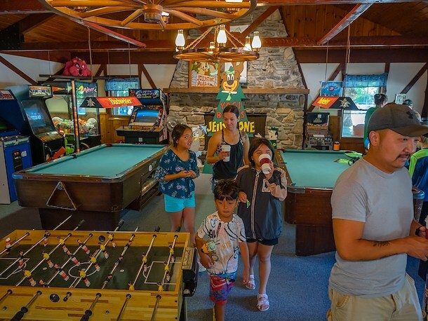 Arcade at Jellystone Park™ Sturgeon Bay