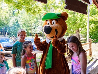 Become BFFs at Jellystone Park™ Sturgeon Bay