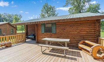 Lodging at Jellystone Park™ Warrens