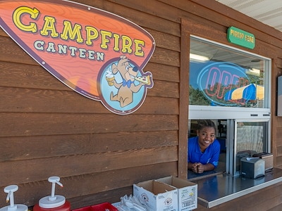 Campfire Canteen at Jellystone Park™ Warrens