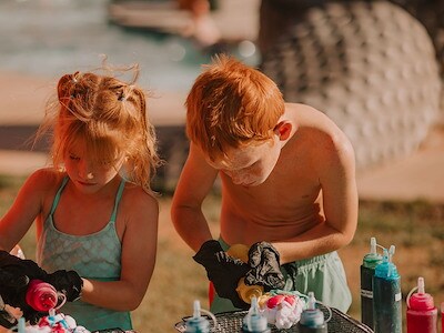 Tie Dye at Jellystone Park™ Zion