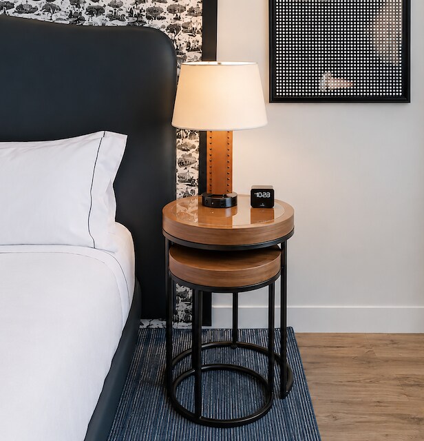 1 King Corner Mobility Accessible with Bathtub at Canopy by Hilton Boston Downtown - 3