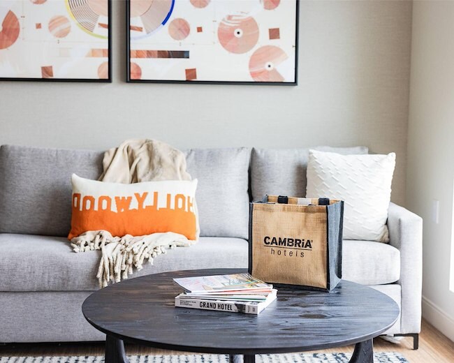 1 King Bed, 1 Bedroom Suite