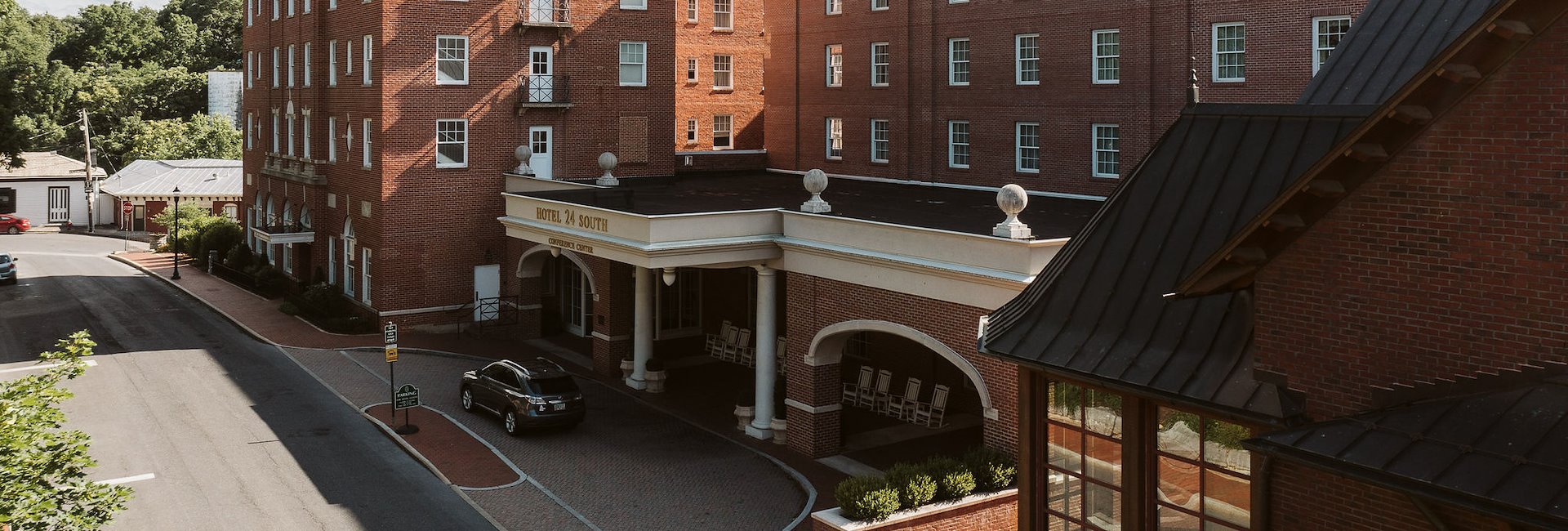 Entrance to Hotel 24 South