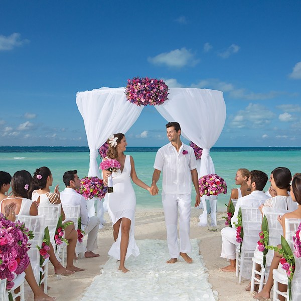 What to Wear to Destination Weddings | Destination Weddings What to Wear to Destination Weddings | Destination Weddings