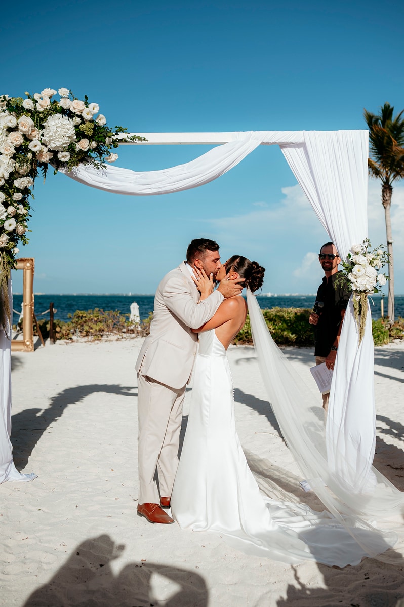 Jacee & Gavin’s Destination Wedding in Cancun, Mexico