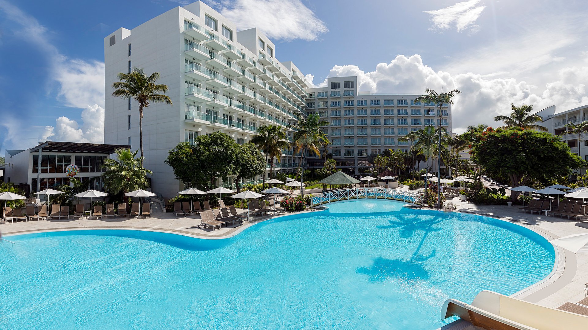 Sonesta Maho Beach Resort, Casino & Spa