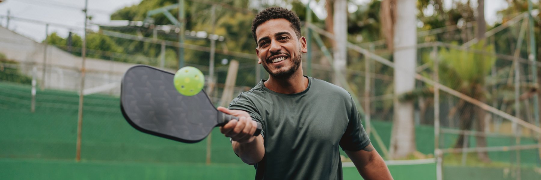 Divertida partida de Pickle Ball en el Margaritaville Beach Resort Playa Flamingo, Santa Cruz