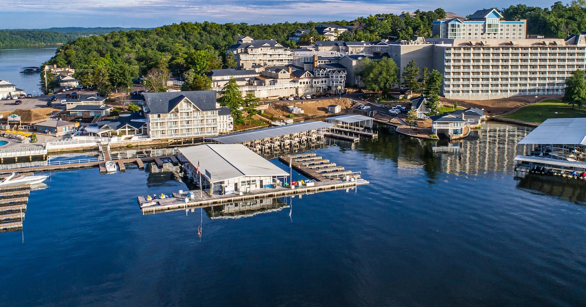 Attractions Gallery - Margaritaville Lake Resort Lake of the Ozarks