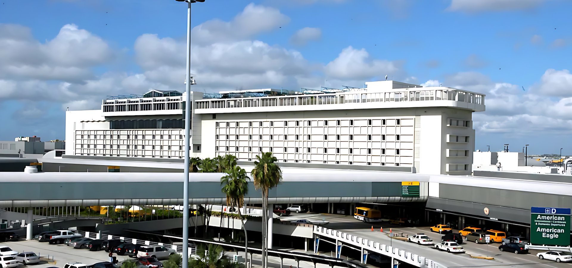stay-at-the-only-hotel-inside-miami-international-airport-mia-hotel
