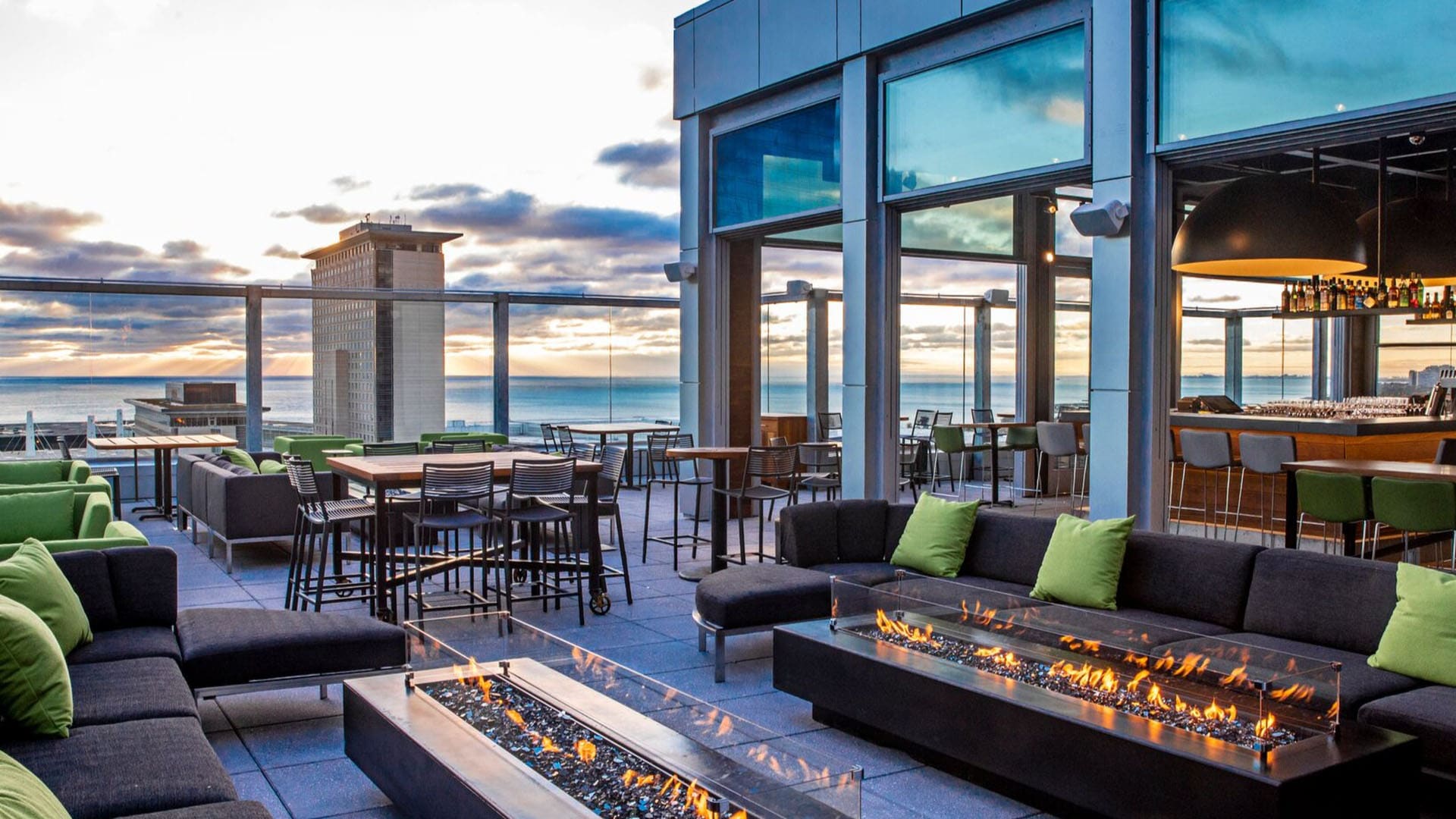 VU Rooftop with breathtaking panoramic views of Lake Michigan at Hiltons by McCormick Place