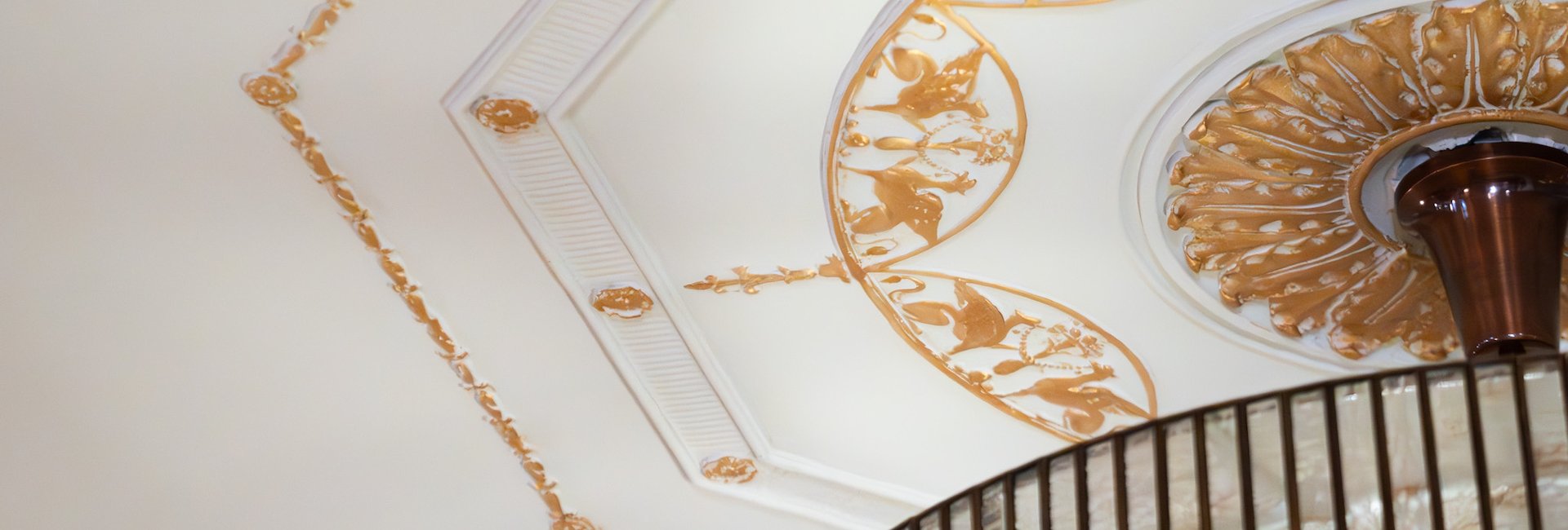 Elegant Interior Decoration at Proudfoot & Bird Restaurant, Des Moines