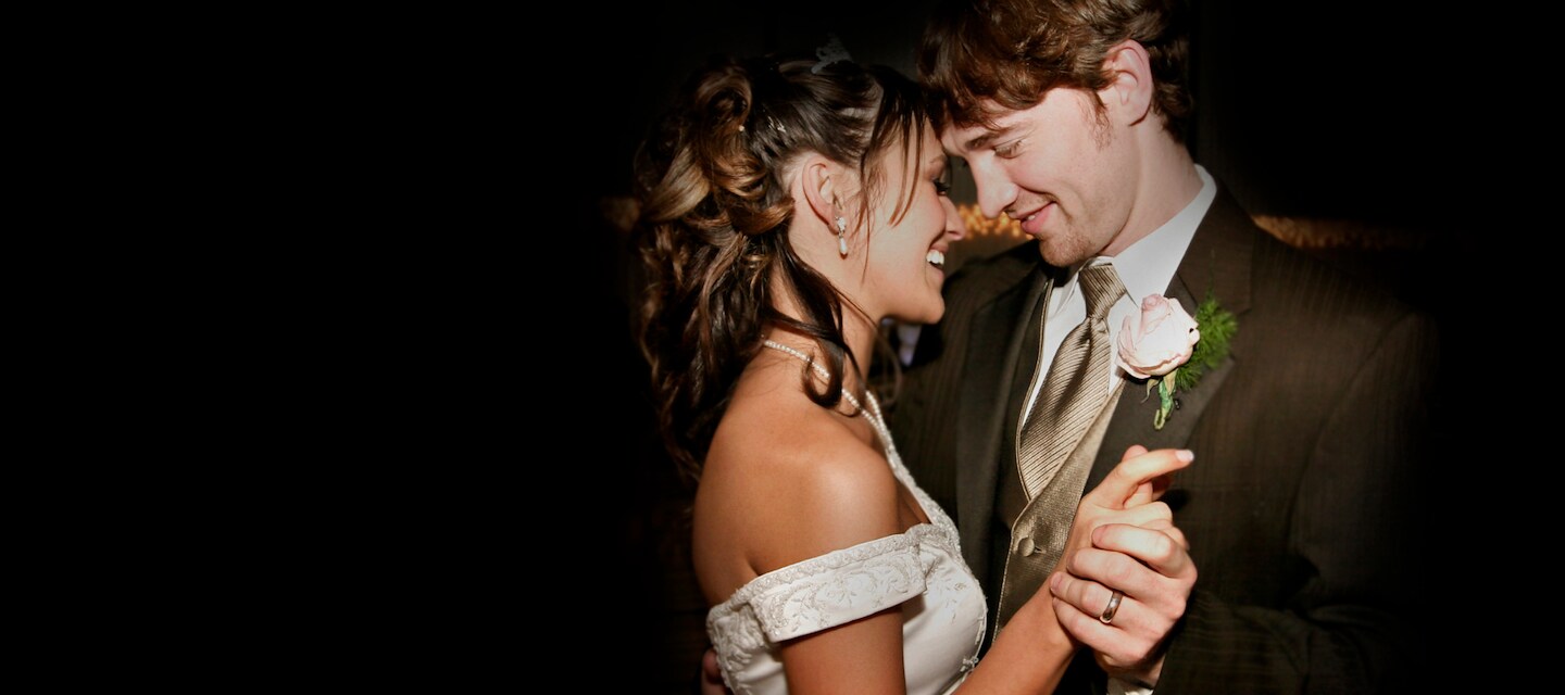 Stylish wedding in downtown Dayton, OH