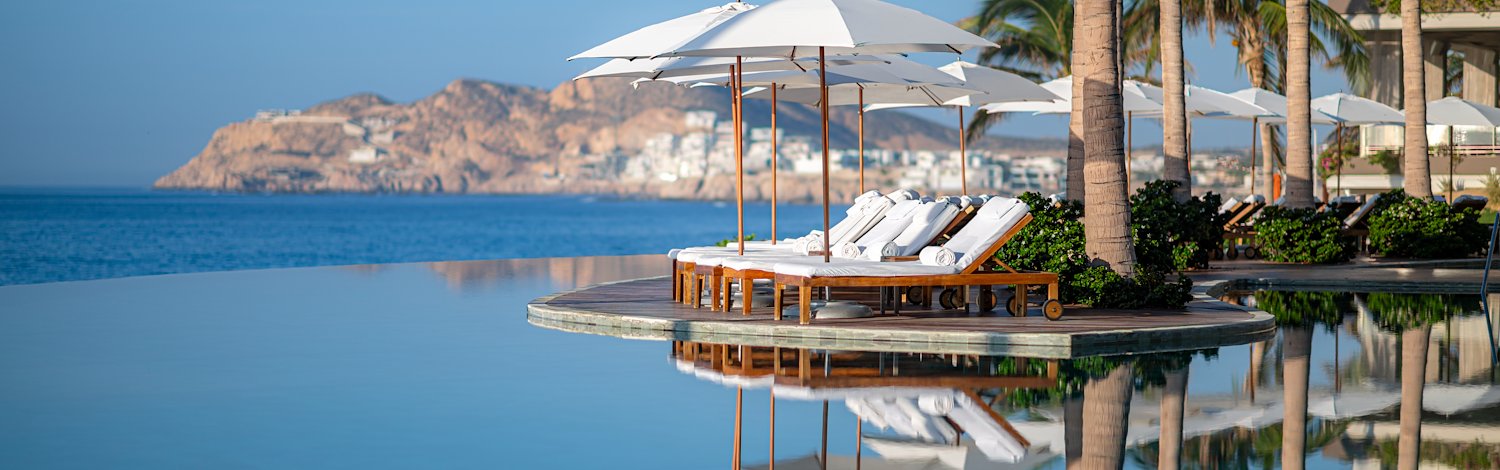 Piscina de aguas cristalinas, Grand Velas Los Cabos, Cabo San Lucas, México.