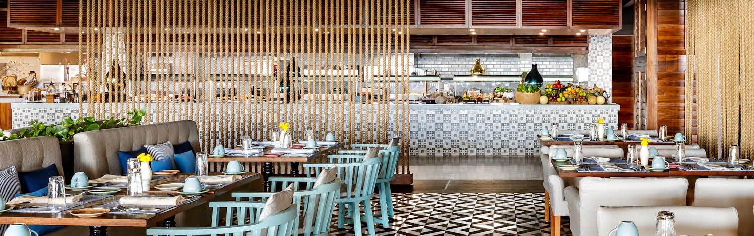 Restaurante en el Westin Kuala Lumpur, Grand Velas Los Cabos, Cabo San Lucas, México.