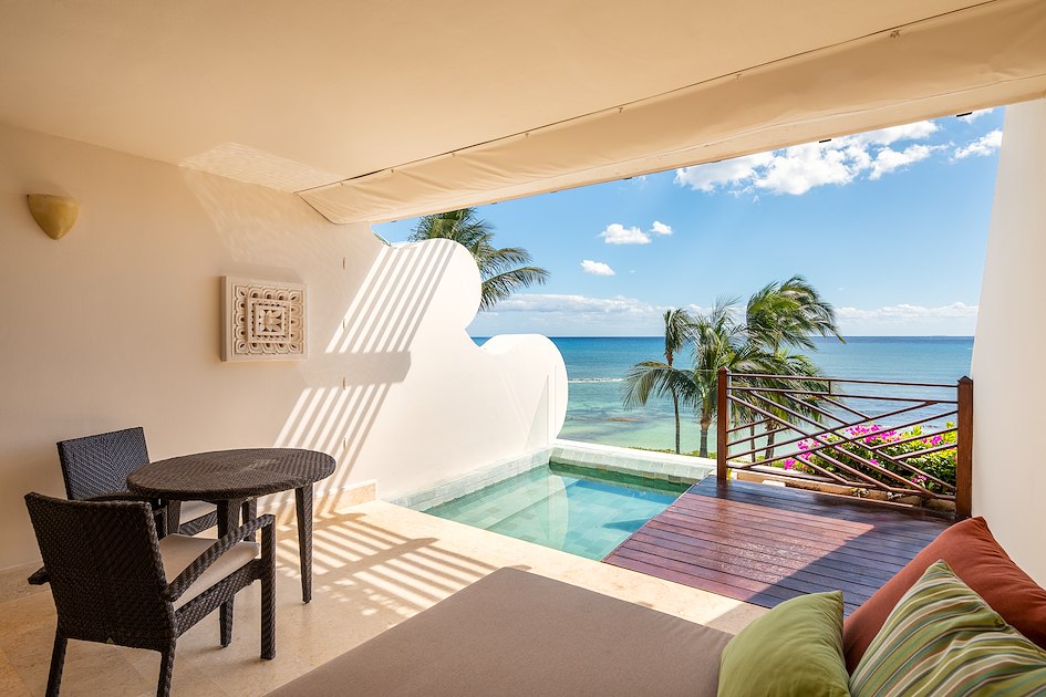 Ambassador Pool Oceanfront Suite