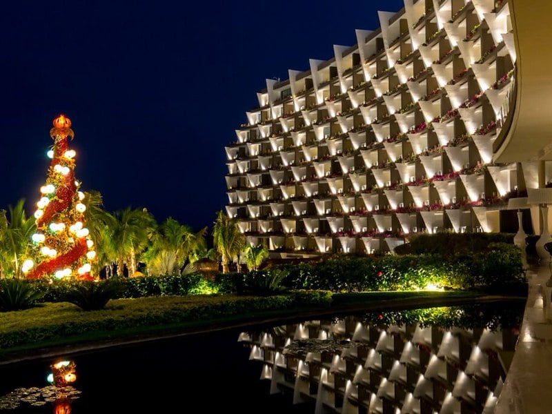 Celebrate this holiday season in Velas Resorts style