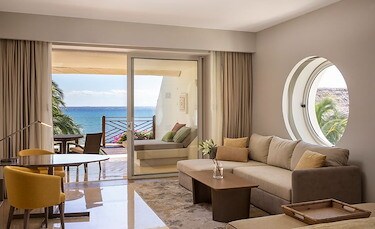 Ambassador Pool Ocean Front Gallery | Grand Velas Riviera Maya