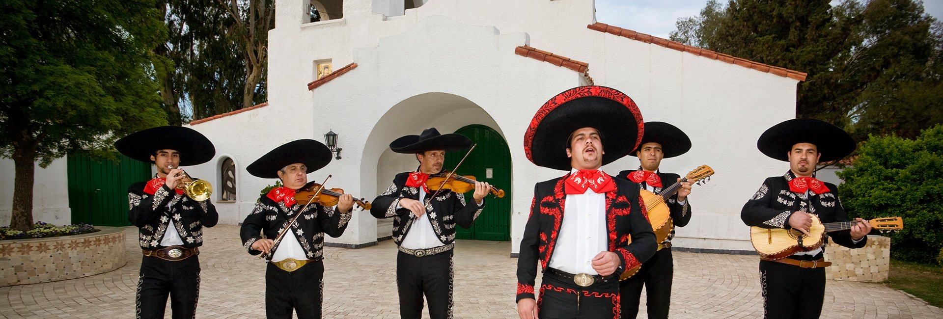 Serenata Tradicional Grand Velas Rivera Maya